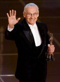 Andrzej Wajda získal v roce 2000 Oscara za celoživotní dílo