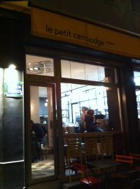 Pařížané odmítají žít ve strachu. Do barů a kaváren chodí i po teroristických útocích