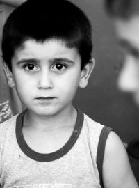 Jedno ze sedmi dětí Envera Mamutova, obviněného v případu Hizb-ut-Tahrír.
