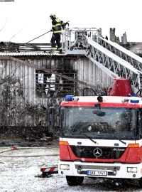 Na pražské Štvanici hořela dílna nedaleko skateparku