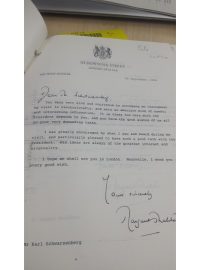 Děkovný dopis Margaret Thatcherové Karlu Schwarzenbergovi, tehdejšímu kancléři Václava Havla
