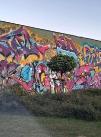 Graffiti na kulturním domě ve Vodňanech