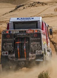 Závodní kamion Aleše Lopraise, Petra Pokory a Jaroslava Valtra na Rallye Dakar v roce 2023
