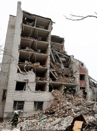 Škody po ruském raketovém útoku na Černihiv