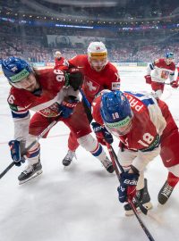 Čeští hokejisté bojují ve třetím utkání základní skupiny se Švýcarskem