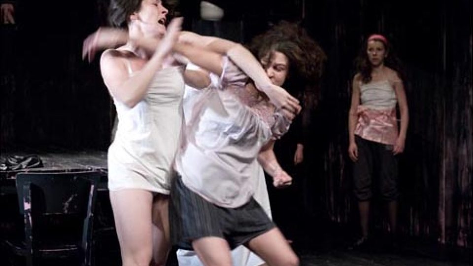 Dům Bernardy Alby | foto: Činoherní studio Ústí nad Labem Dům Bernardy Alby