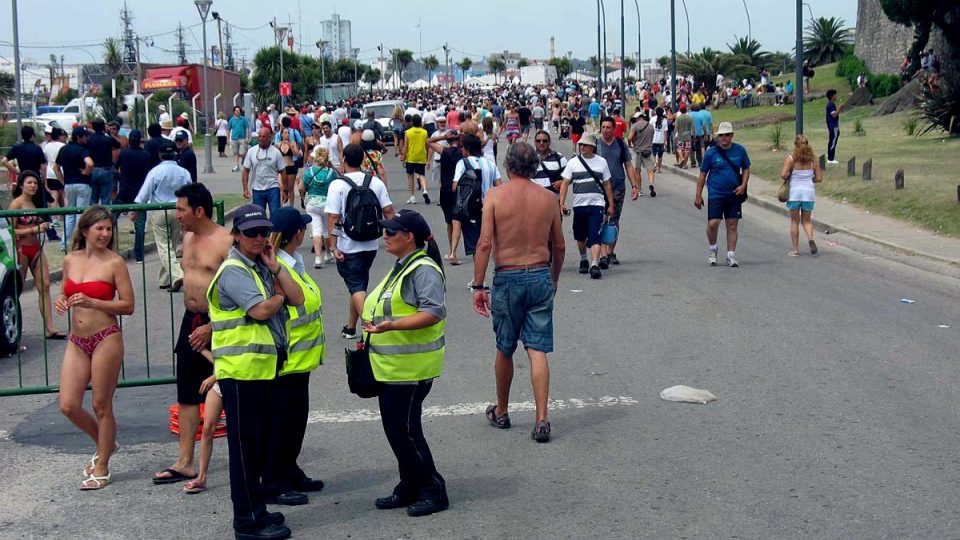 Zájem Argentinců o dakarskou vesnici v Mar del Plata | foto: Jan Říha, Český rozhlas Zájem Argentinců o dakarskou vesnici v Mar del Plata