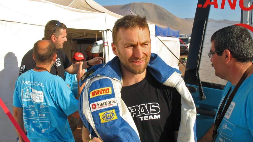 Navigátor Michal Ernst byl po ošetření lékaři rallye propuštěn