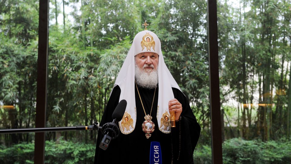 Ruský patriarcha Kirill při setkání s čínskými novináři