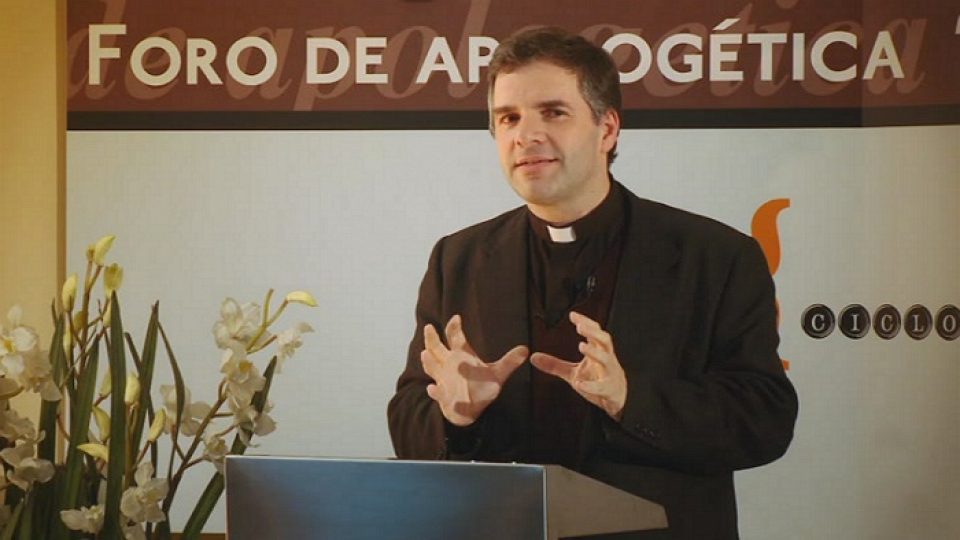Kněz Pablo Domínguez Prieto na přenášce