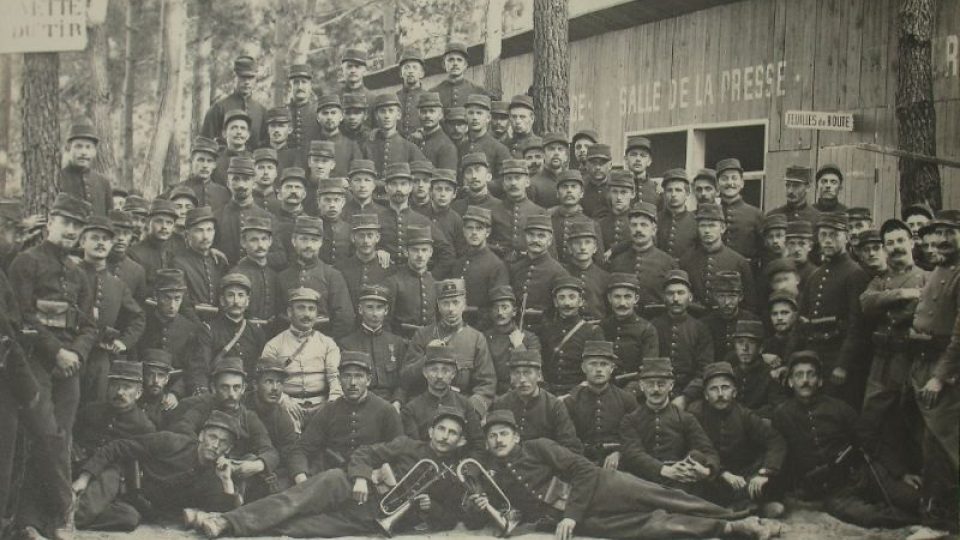 Rota Nazdar v městě Bayonne v říjnu 1914 před odjezdem na frontu