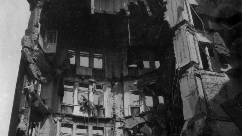 Obchodní dům Prokop a Čáp, nyní Dům módy na Václavském náměstí, zničený 7. 5. 1945 při náletech na budovu rozhlasu