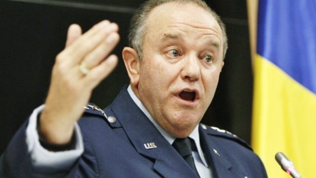 Velitel sil NATO v Evropě Philip Breedlove