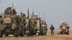 Americký vojenský konvoj v severní Sýrii