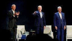 Zleva Barack Obama, Joe Biden a Bill Clinton